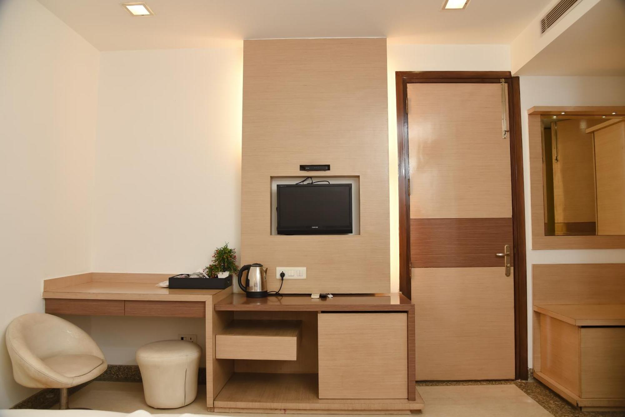 Hotel The Emporio A Boutique Rooms Near Anand Vihar Vaishali Ghaziabád Exteriér fotografie