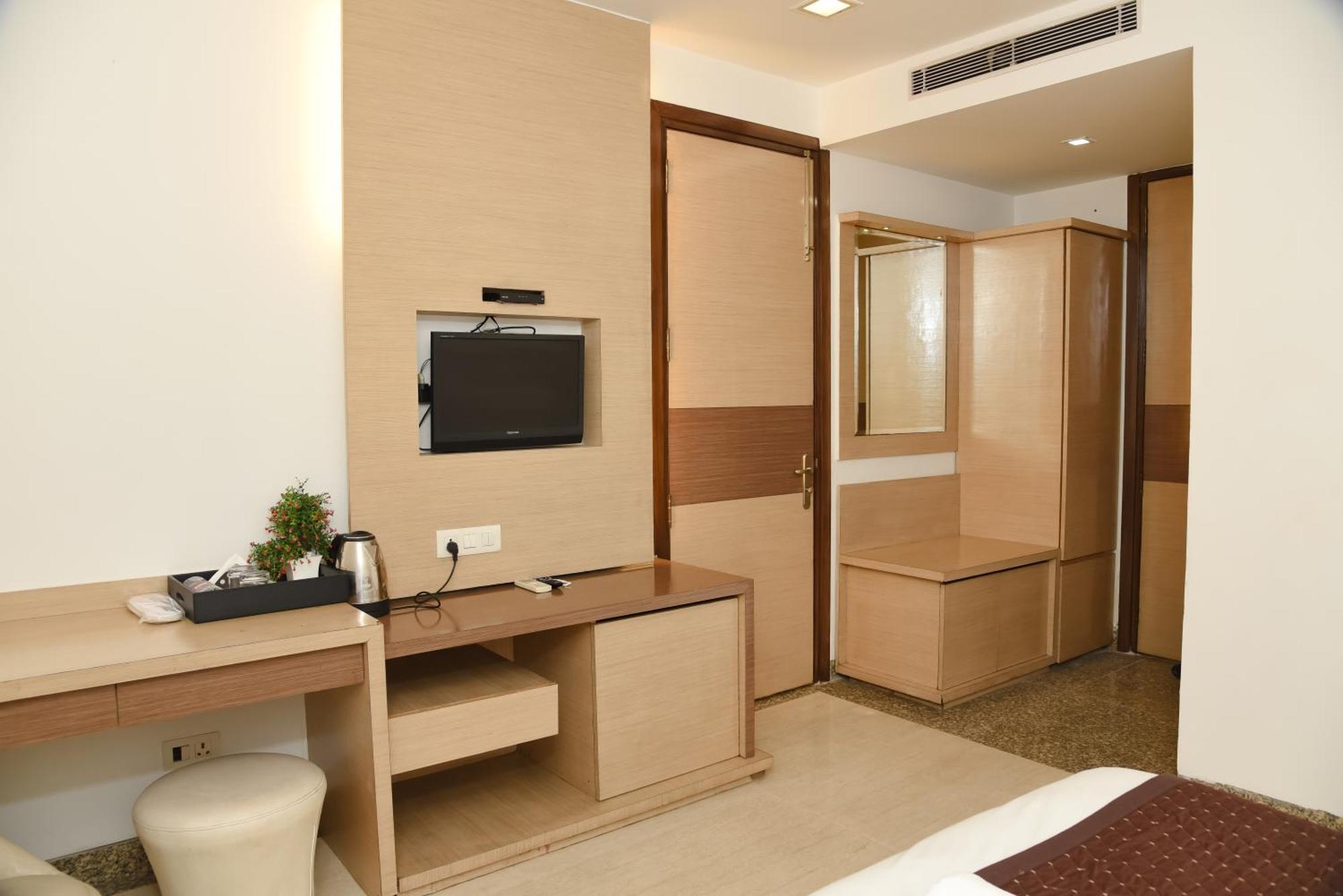 Hotel The Emporio A Boutique Rooms Near Anand Vihar Vaishali Ghaziabád Exteriér fotografie