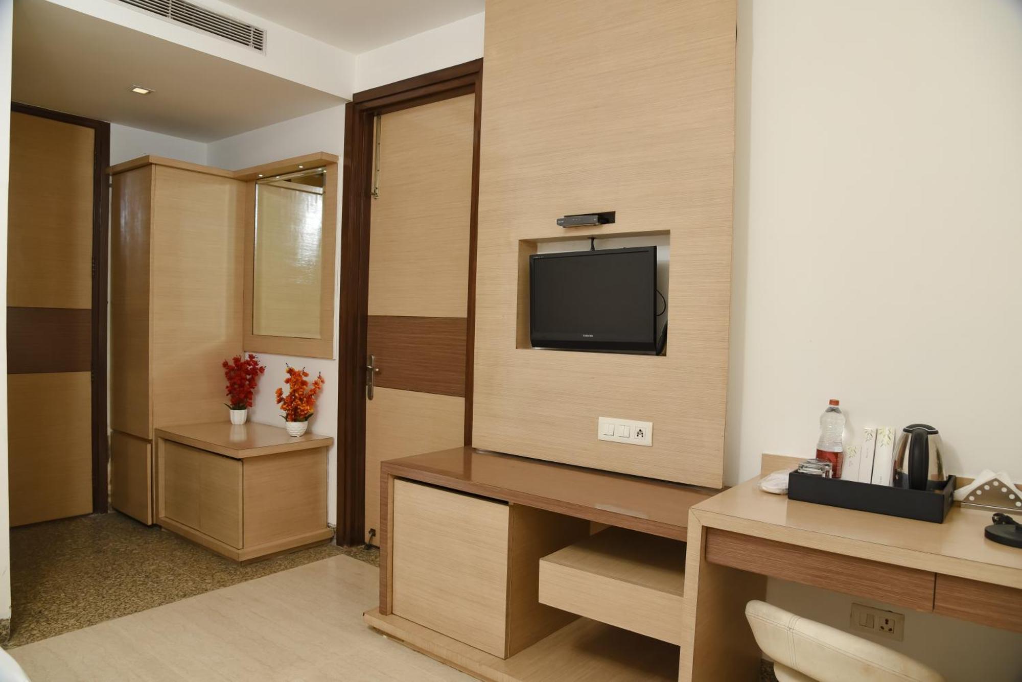 Hotel The Emporio A Boutique Rooms Near Anand Vihar Vaishali Ghaziabád Exteriér fotografie