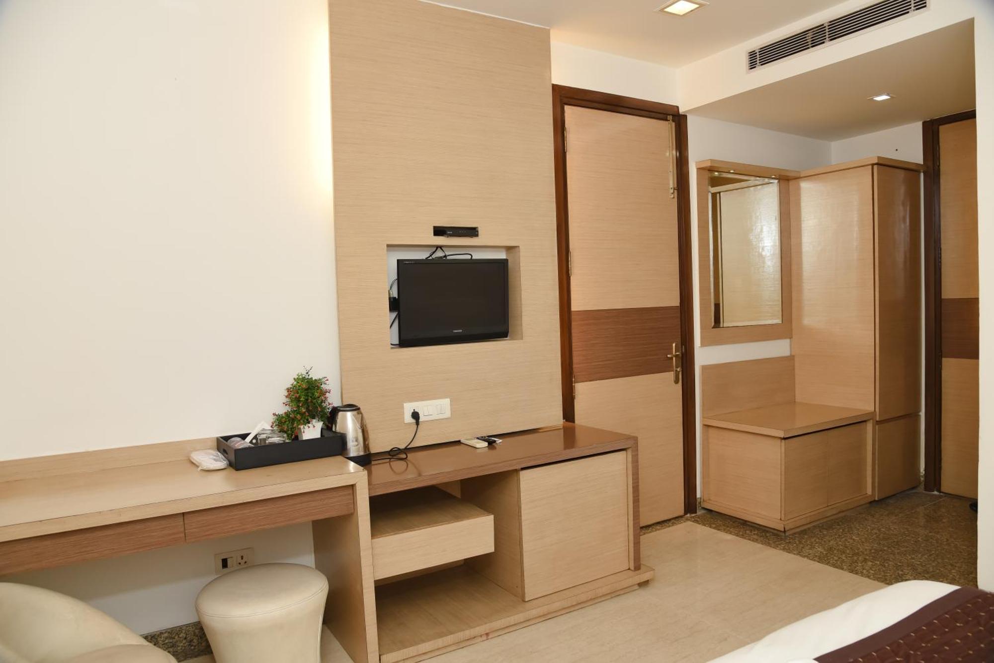 Hotel The Emporio A Boutique Rooms Near Anand Vihar Vaishali Ghaziabád Exteriér fotografie